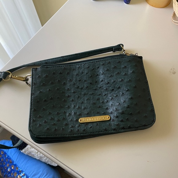 London Fog Crossbody Bag - Picture 7 of 7